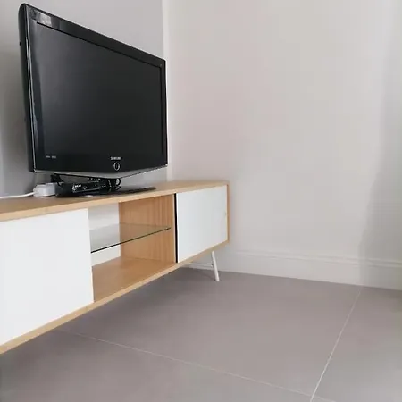 Apartment App 30 *
